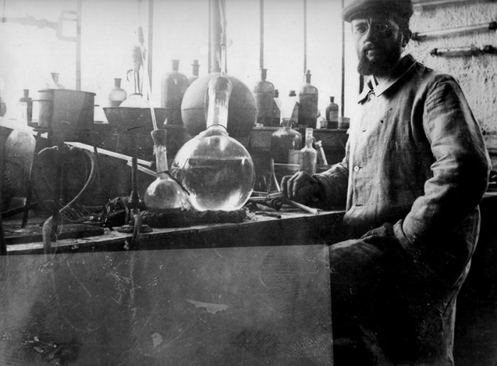 Therapeutic Use of Essential Oils in Hospitals Gattefossé • 140 ans d